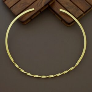 Vianey Golden Twisted Neck Cuff