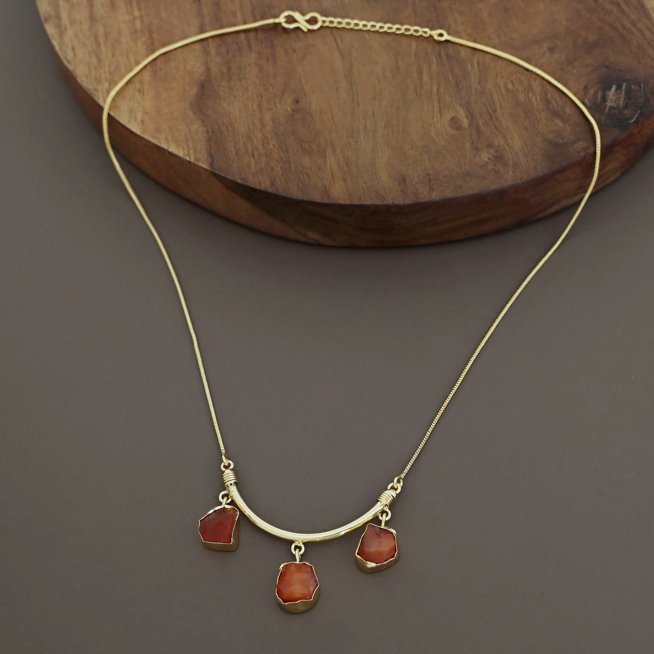 Amba Three Stone Neckpiece - Image 15