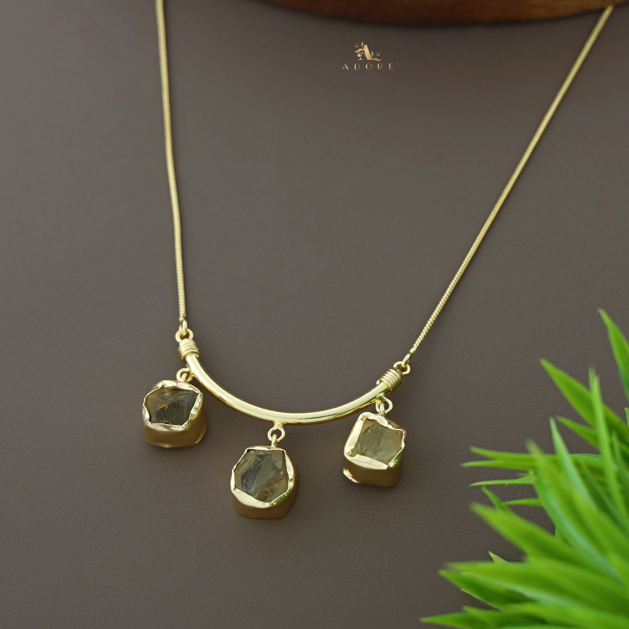 Amba Three Stone Neckpiece - Image 8