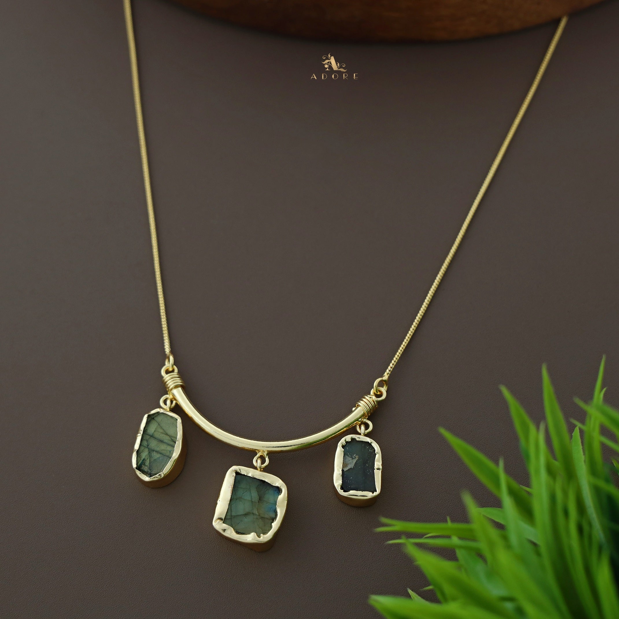 Amba Three Stone Neckpiece - Image 7