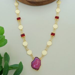 Vama Golden Hammered Circle Glossy + Agate Neckpiece