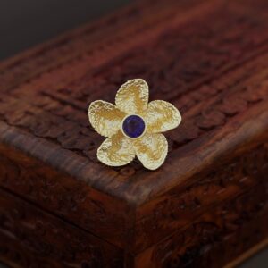 Fritha Hammered Floral Glossy Ring