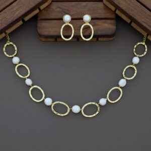 Leah Baroque Neckpiece With Earrings