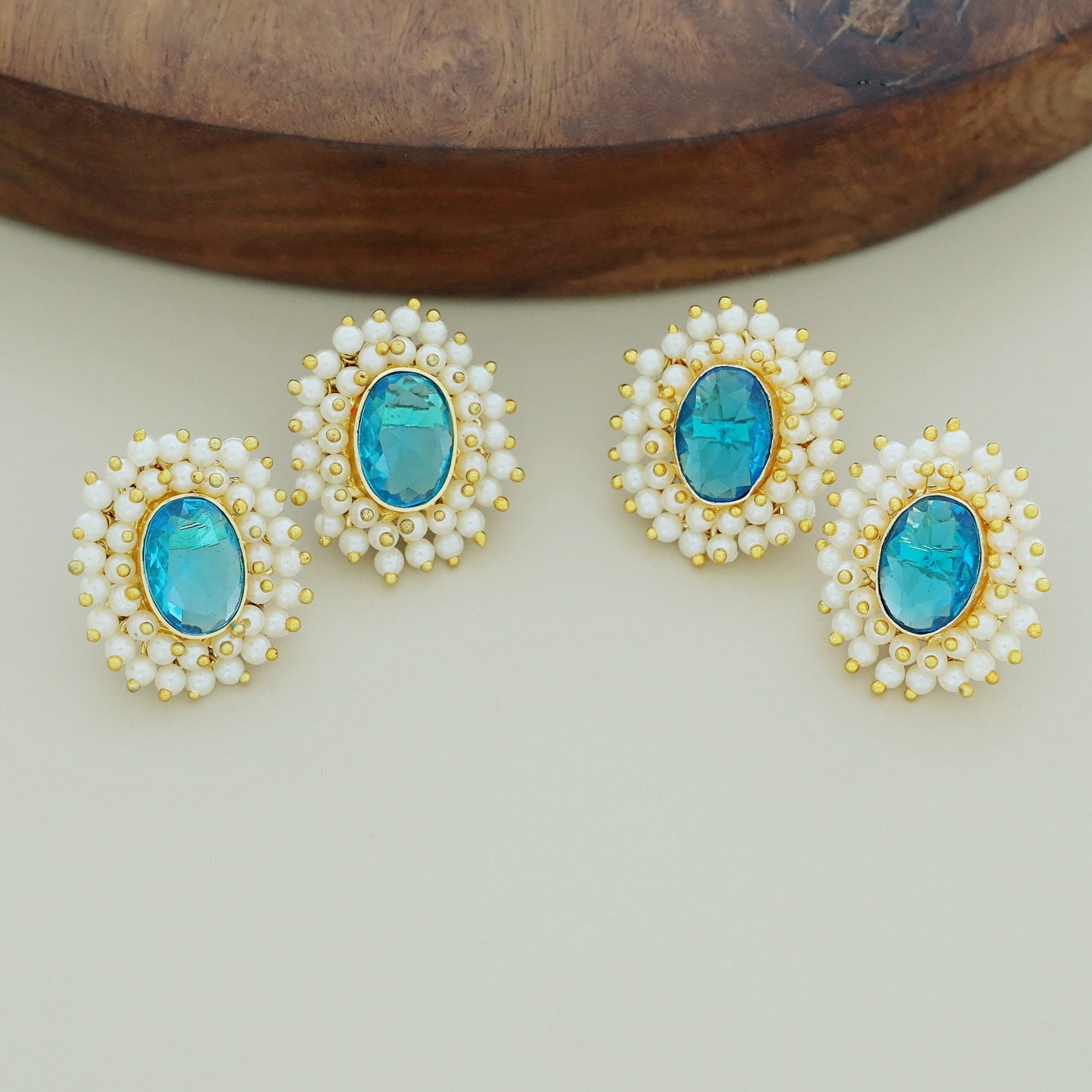 Ahelia Glossy Oval Cluster Pearl Earring - Image 7