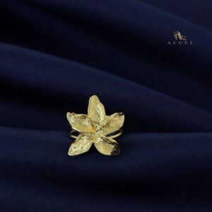 Nidhalya Golden Textured Flower Ring