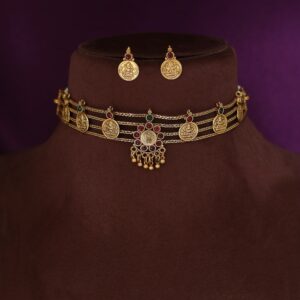 Samudra Pradvi 4 Layer Kashi Choker With Stud