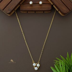 Hafa Tri Pearl Neckpiece With Stud