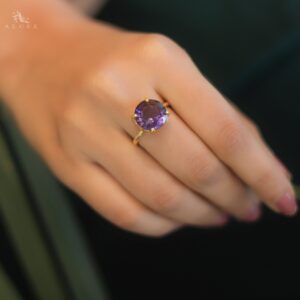 Golden Claw Glossy Round Ring