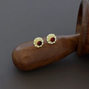 Hale Flower Glossy Round Stud (5 mm)