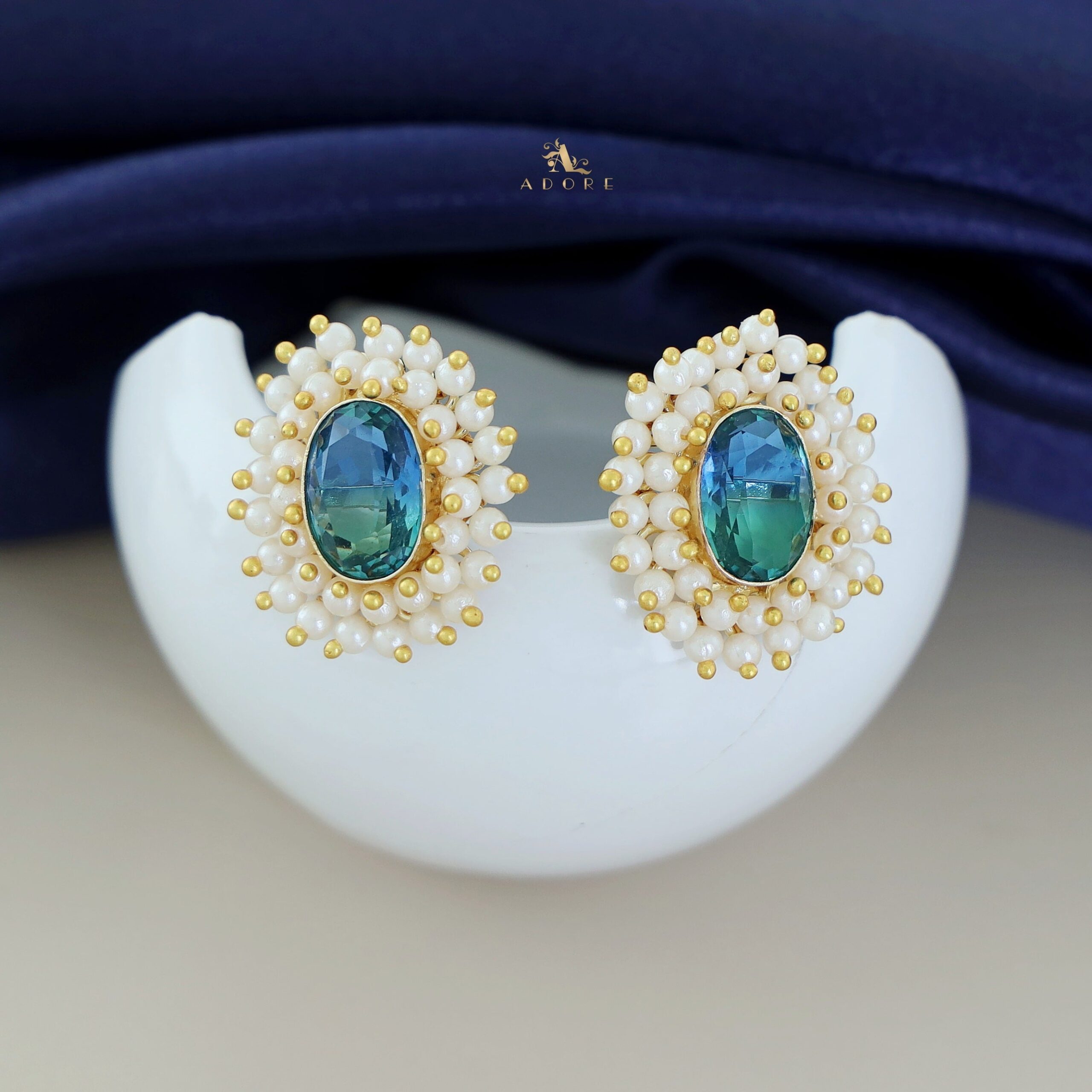 Ahelia Glossy Oval Cluster Pearl Earring - Image 29