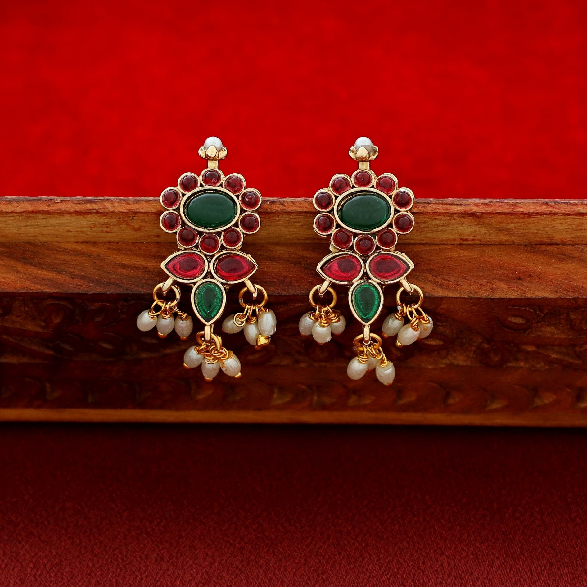 Binaisha Floral Pearl Neckpiece With Earring - Image 5