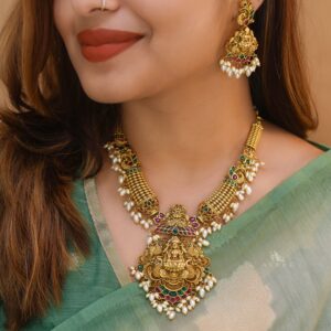 Premium Darani Pearl Short Neckpiece With Earring