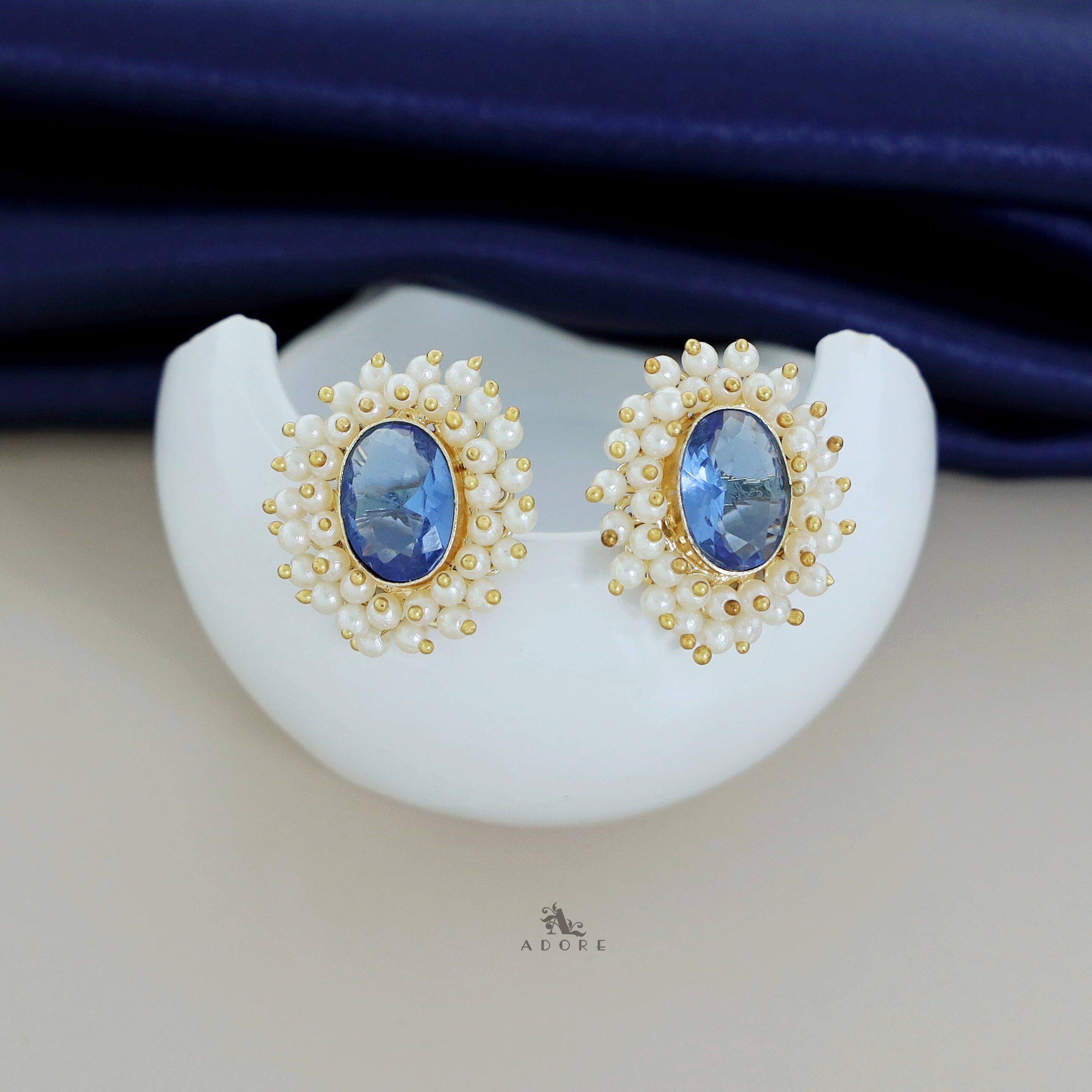 Ahelia Glossy Oval Cluster Pearl Earring - Image 31