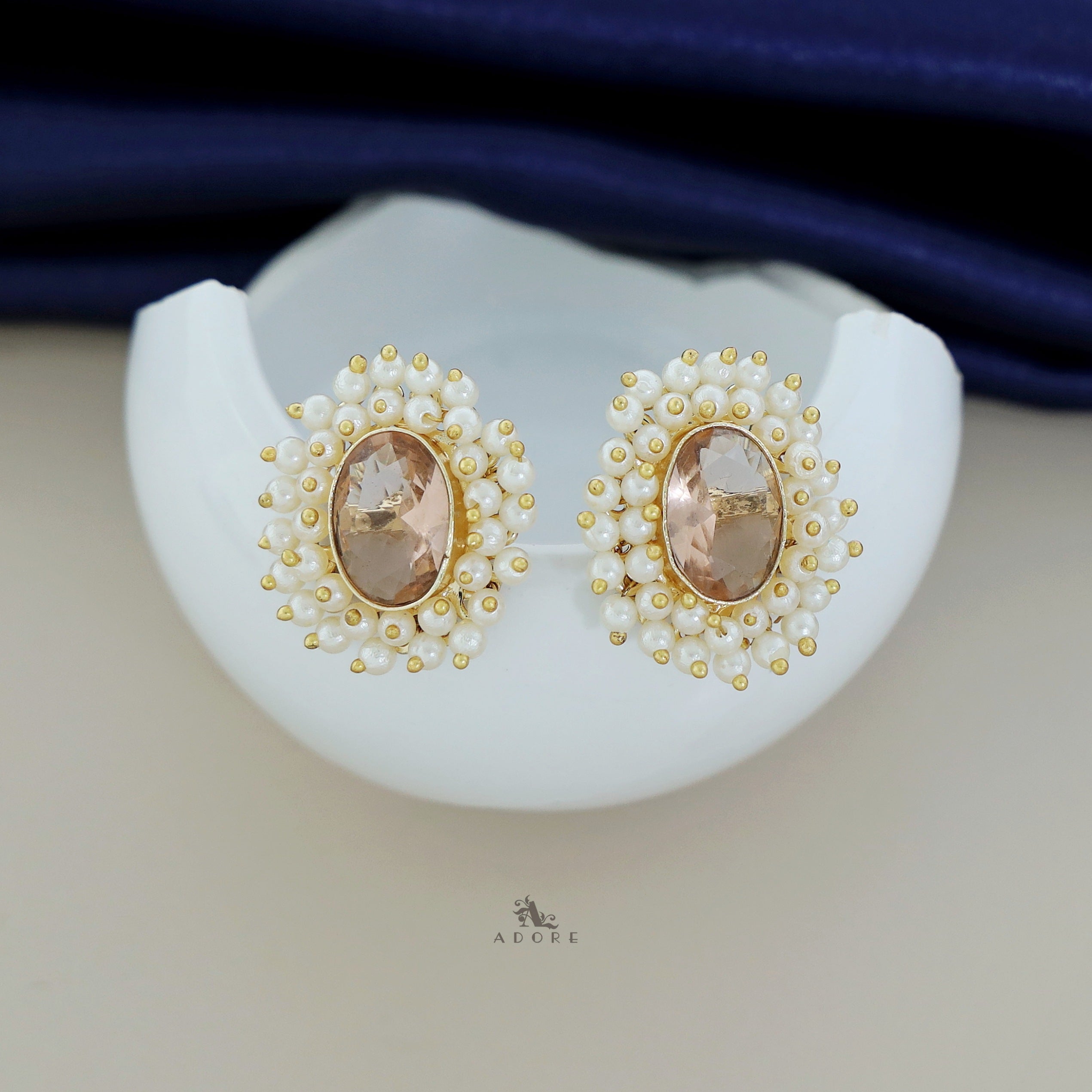 Ahelia Glossy Oval Cluster Pearl Earring - Image 33