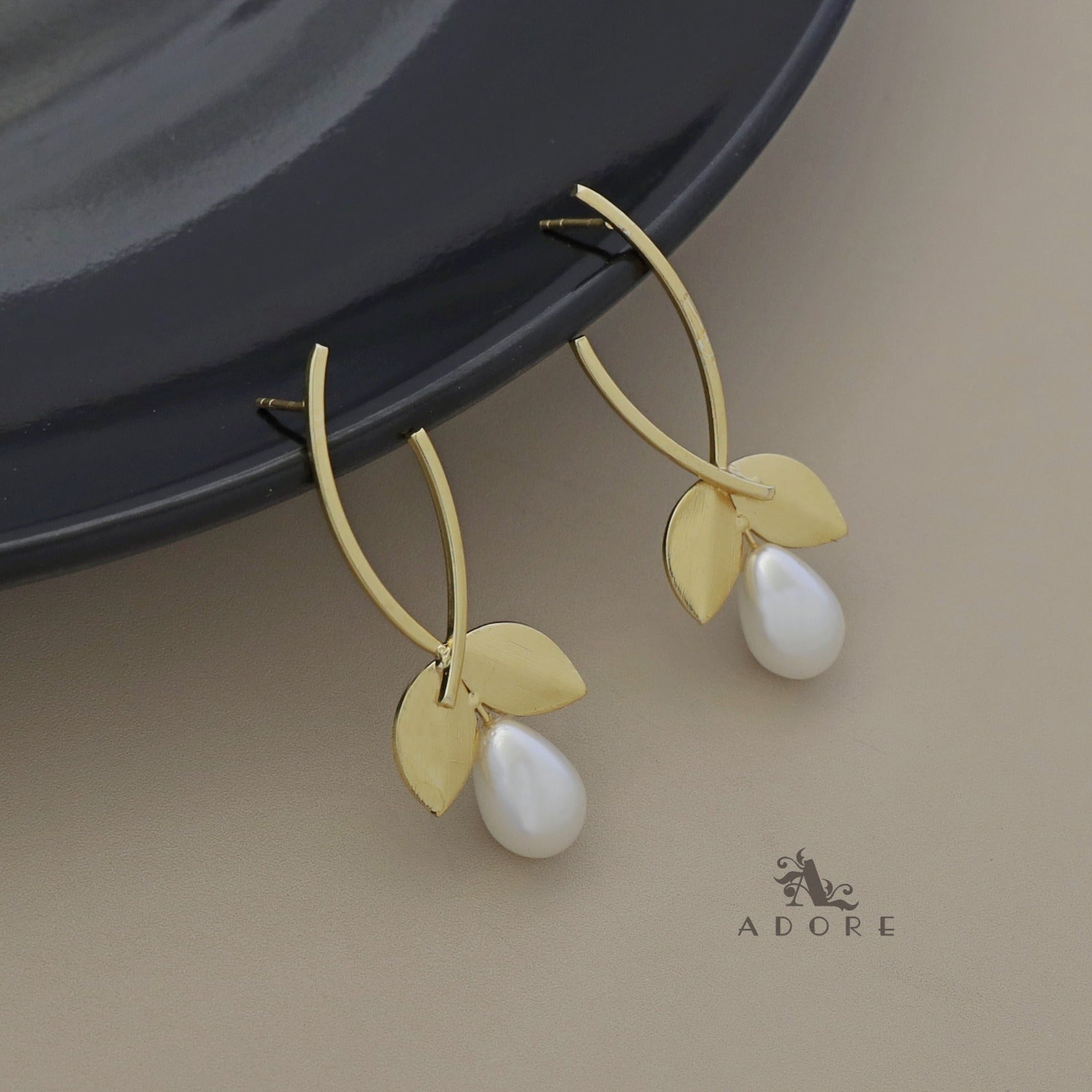 2 Leaf Emelia Earring With White Pearl (Medium) - Image 2