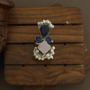 Rainaz Glossy Cluster Pearl Ring (Rust Finish)