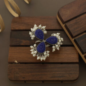 Daxa Carved 3 Petal Cluster Pearl Ring ( Rust Finish )