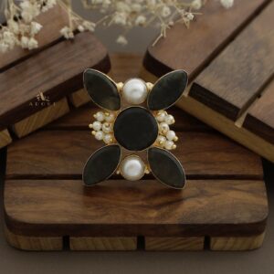 Elegance Raw Stone Cluster Pearl Ring