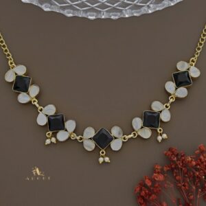 Glossy Diamond And Drop Pearl Choker