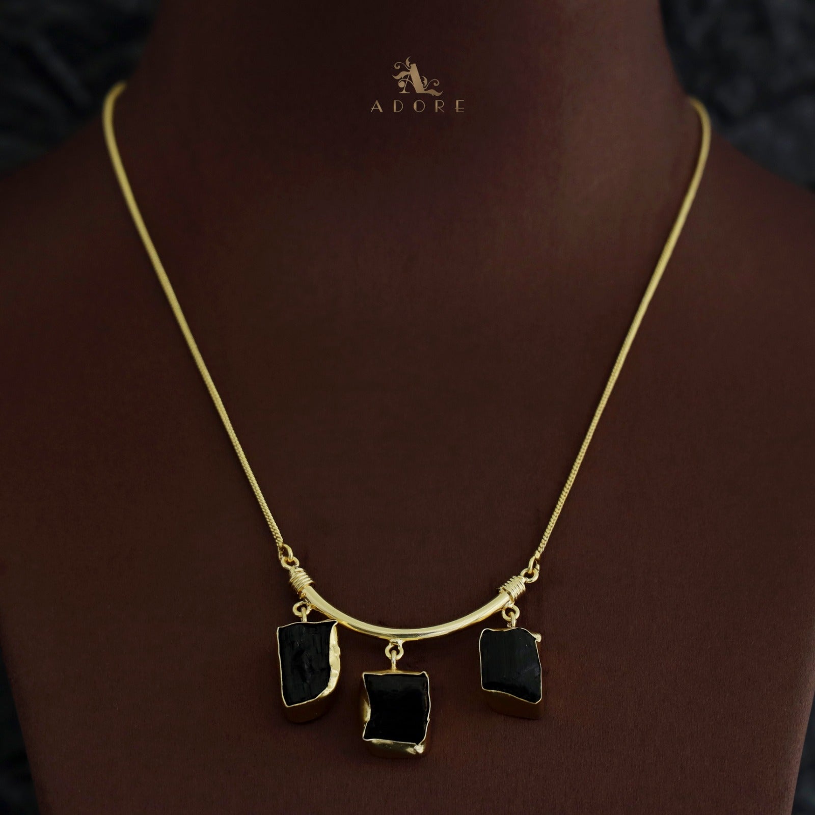 Amba Three Stone Neckpiece - Image 5