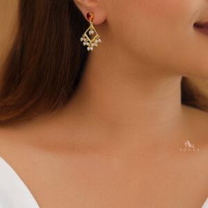 Hyma Glossy Diamond Pearl Earring