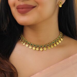 Ishwari Floral Kashi Short Neckpiece With Earring