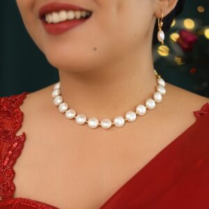 Aldora Pearl Short Neckpiece With Drop