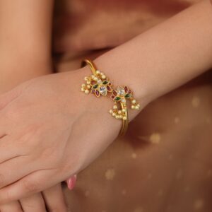 Hashini Flower Pearl Bangle