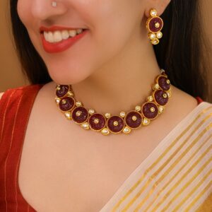 Suhasini Kundan Neckpiece With Earring