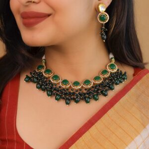 Sakshi  Kundan Neckpiece With Earring