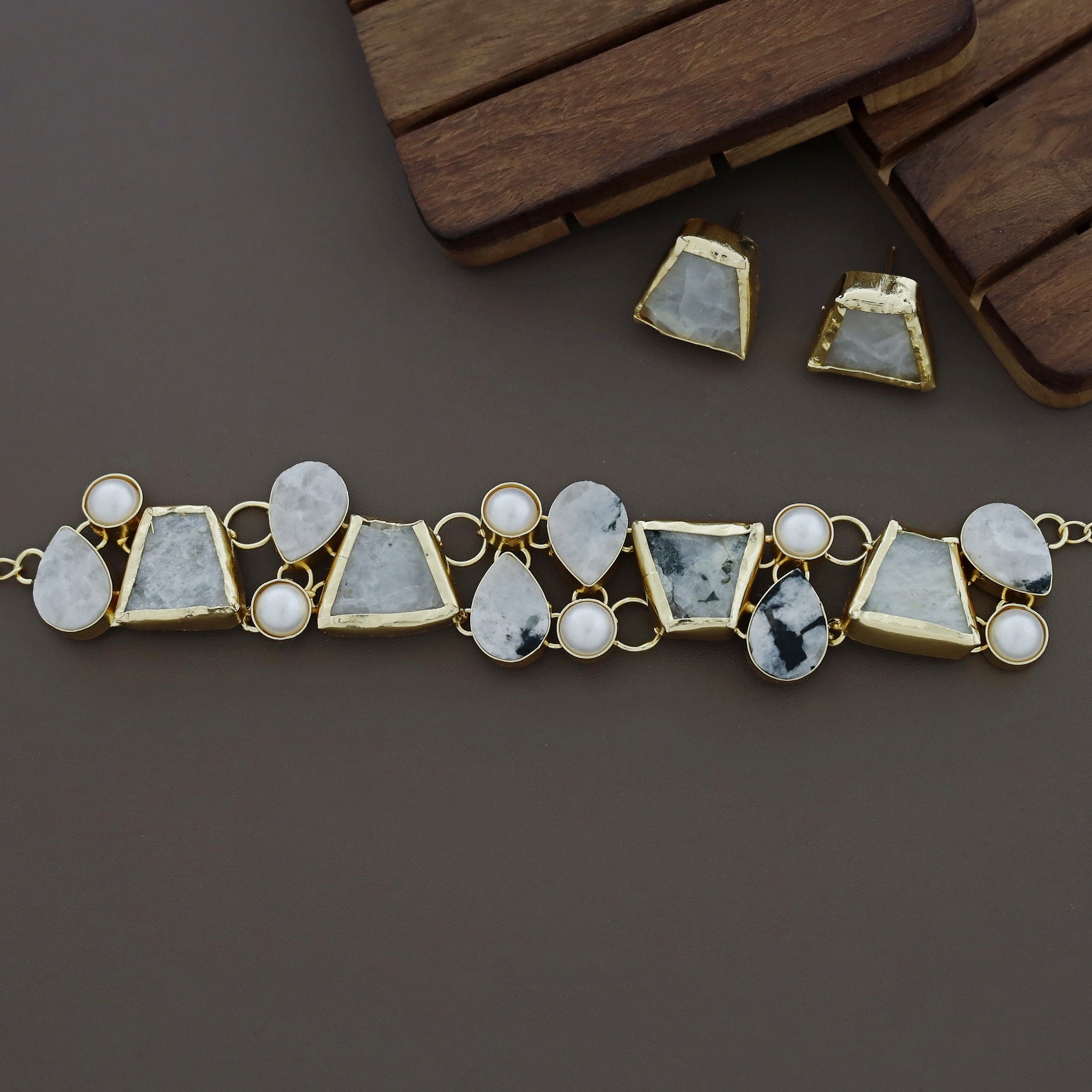 Brenda Golden Raw Stone + Pearl Choker With Stud - Image 2