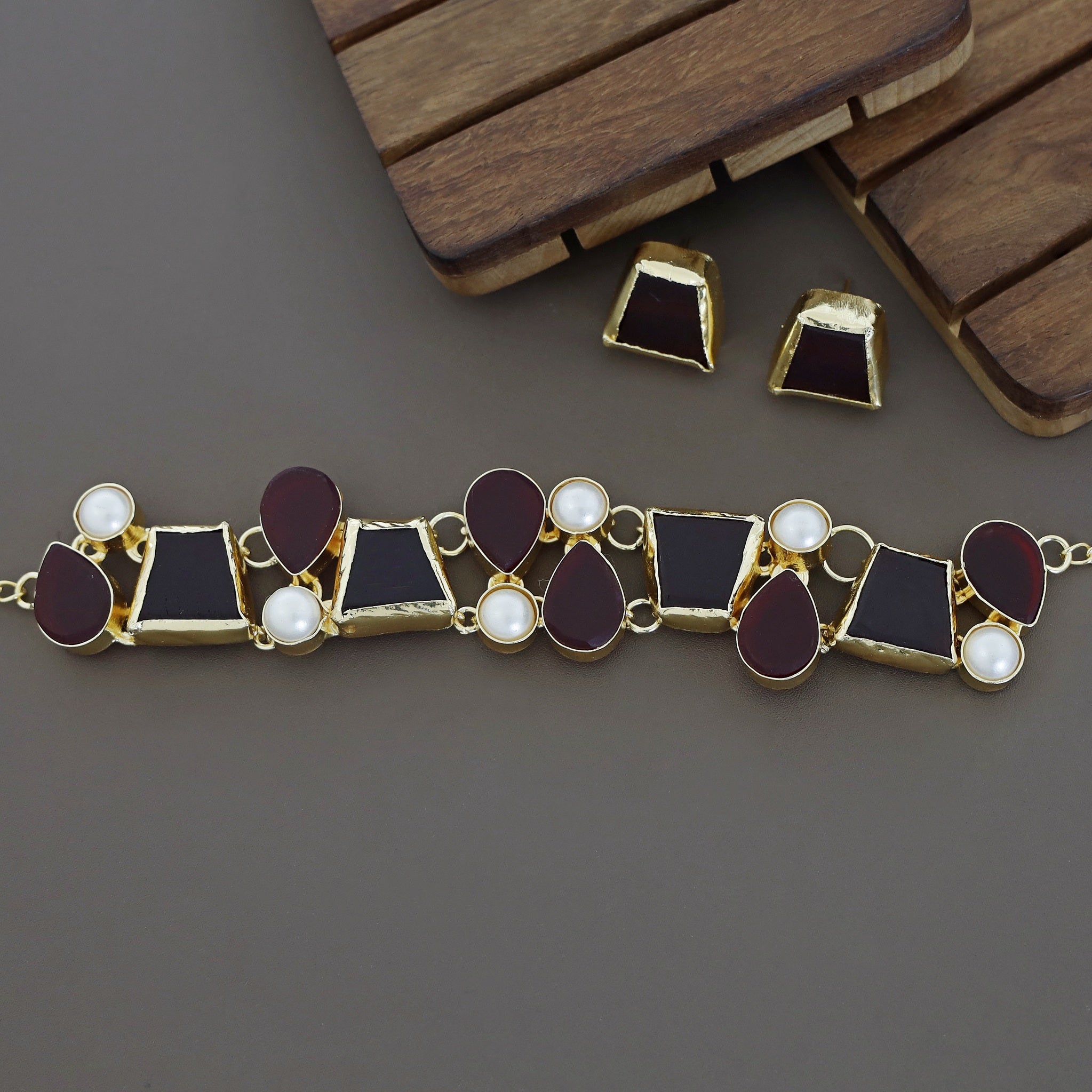 Brenda Golden Raw Stone + Pearl Choker With Stud - Image 14