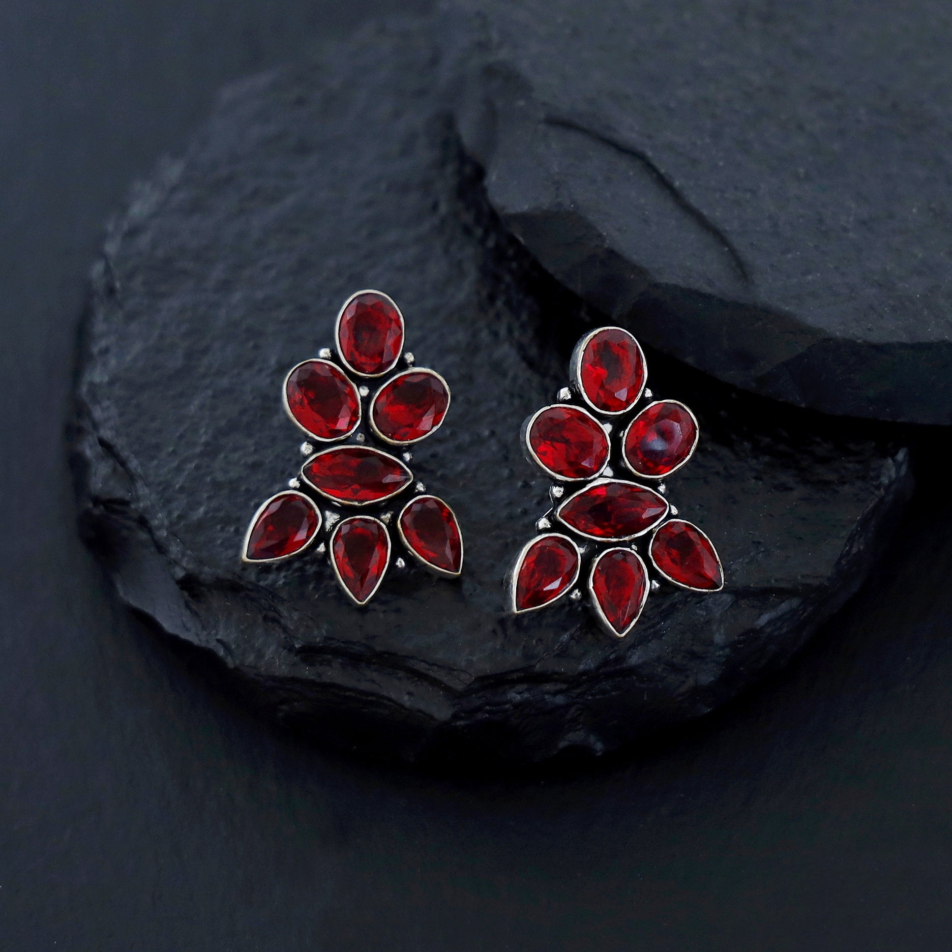 Amaryllis Glossy Earring - Image 3