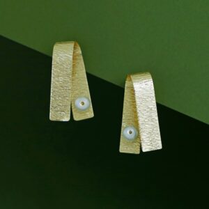 Ashna Golden Textured Pearl Earring