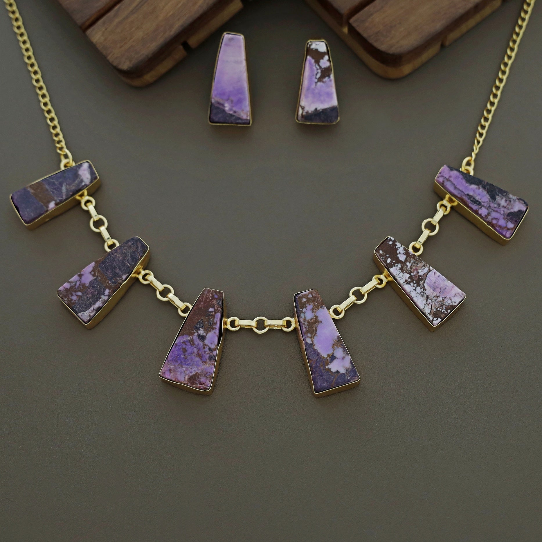 Seraphina 6 Raw Stone Neckpiece With Earring - Image 8