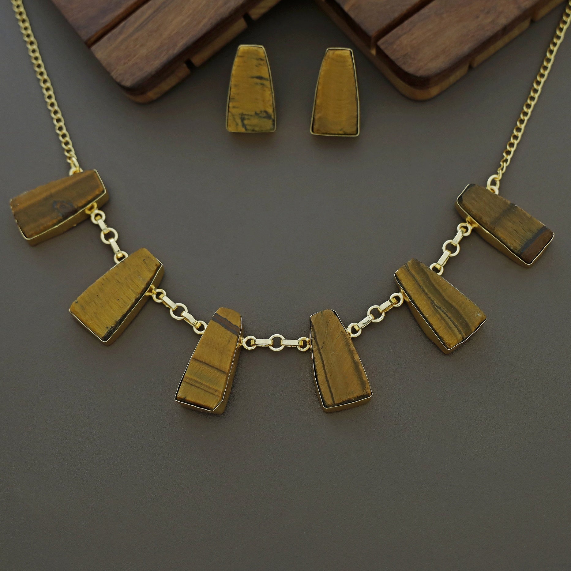 Seraphina 6 Raw Stone Neckpiece With Earring - Image 9