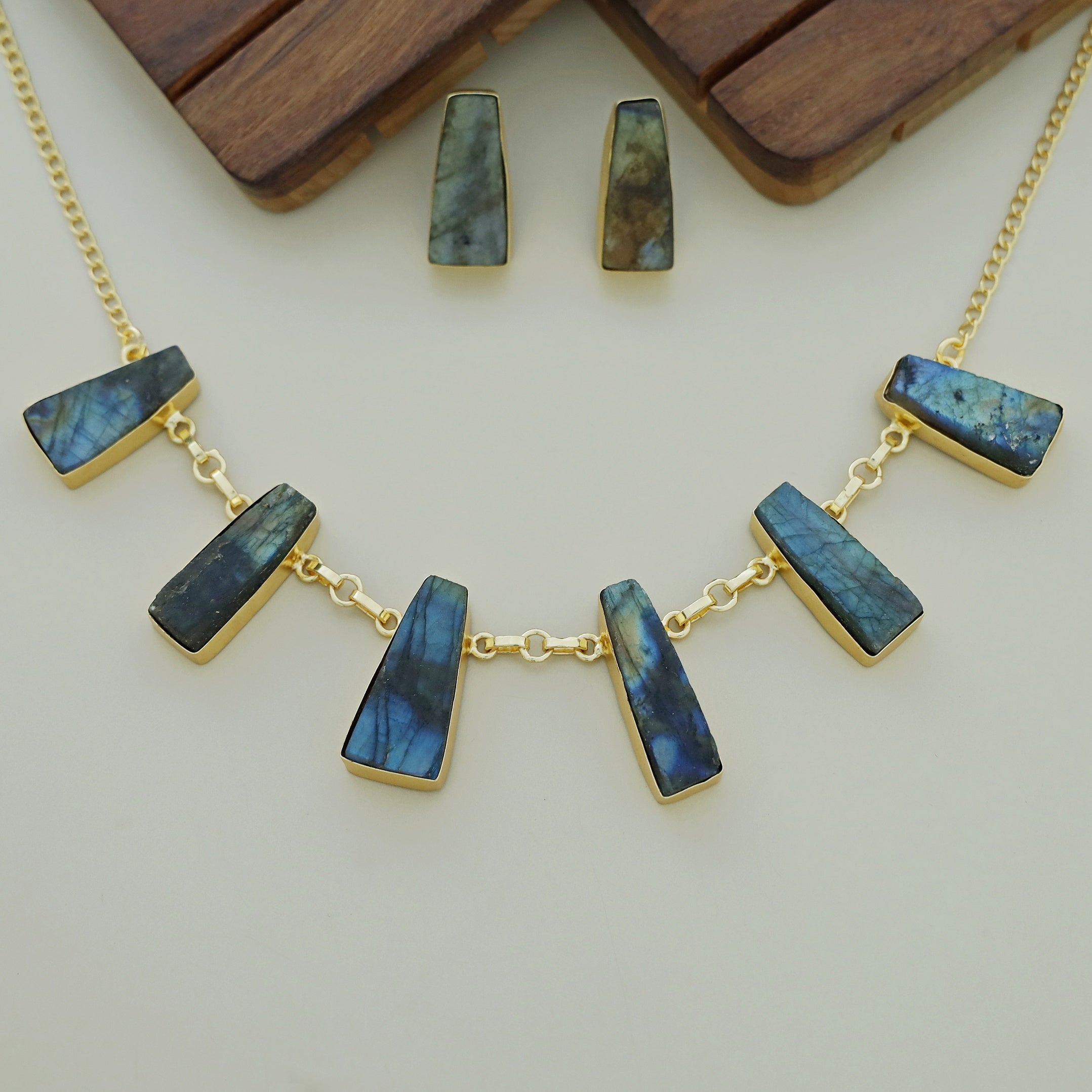 Seraphina 6 Raw Stone Neckpiece With Earring - Image 4