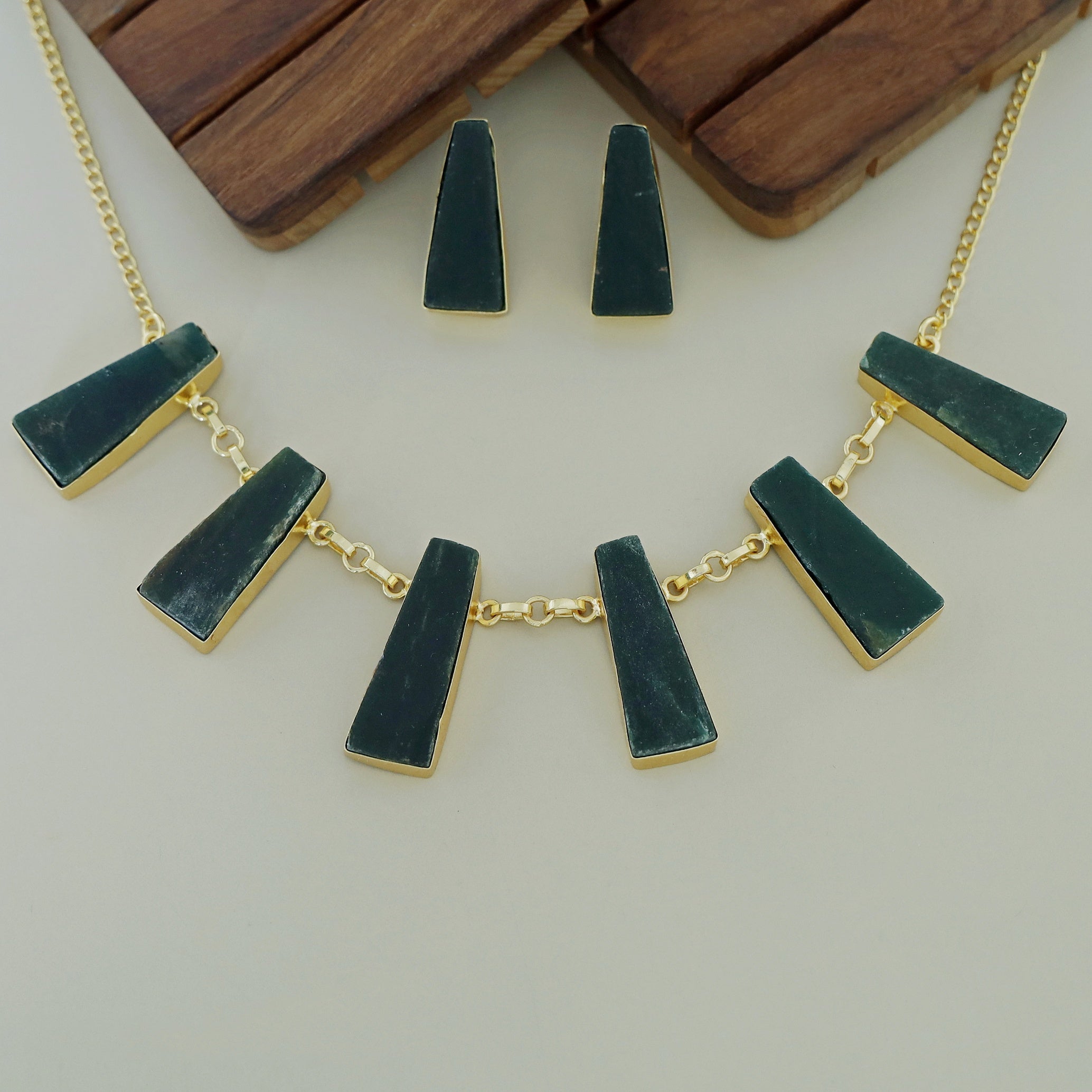 Seraphina 6 Raw Stone Neckpiece With Earring - Image 3