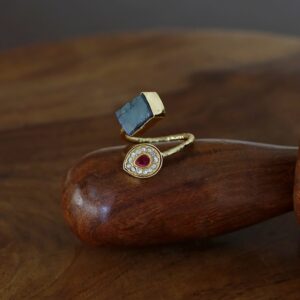 Anu Golden Raw Stone + Glossy Ring