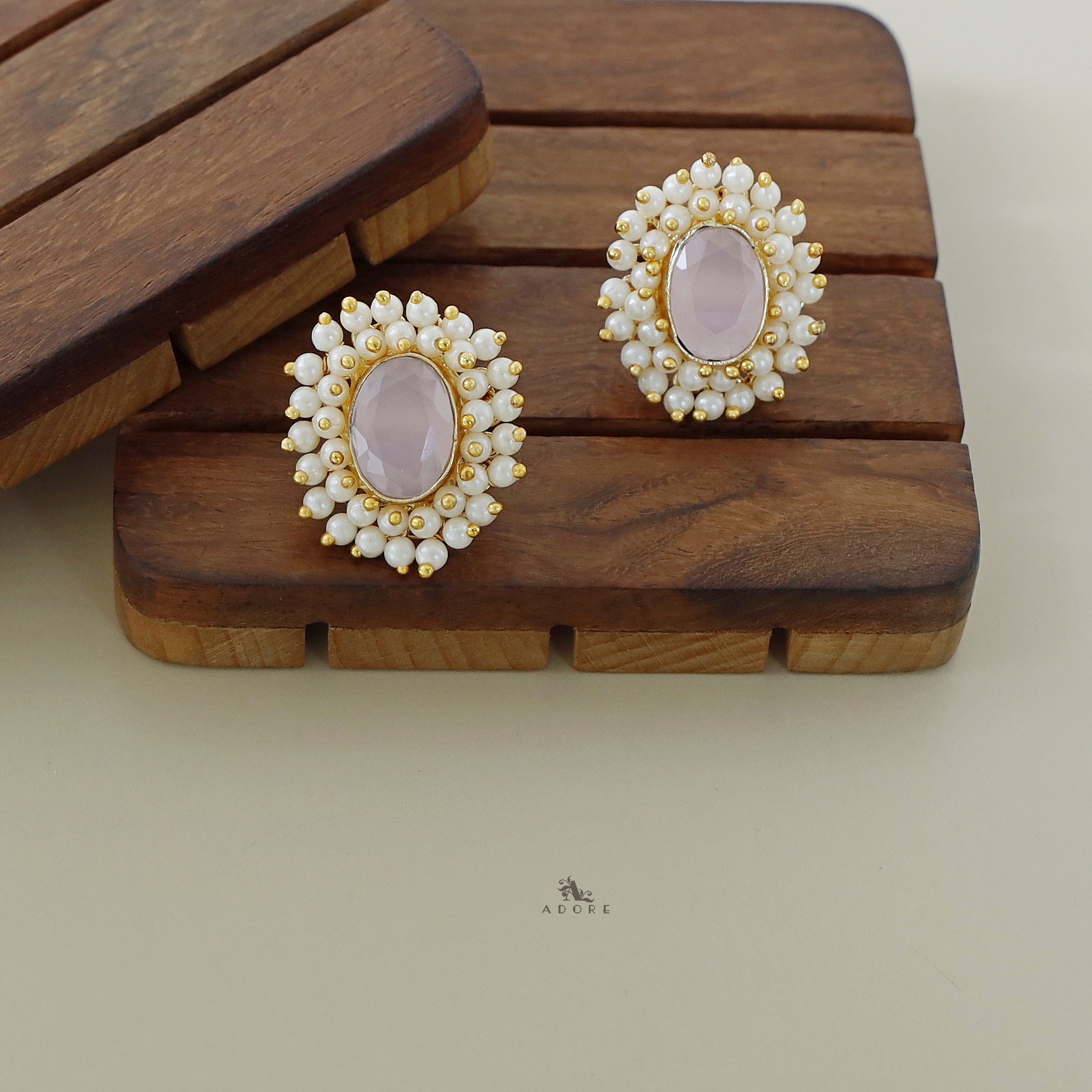 Ahelia Glossy Oval Cluster Pearl Earring - Image 6