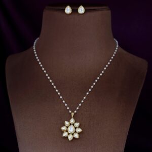 Laara Pearl Floral Kundan Neckpiece With Stud