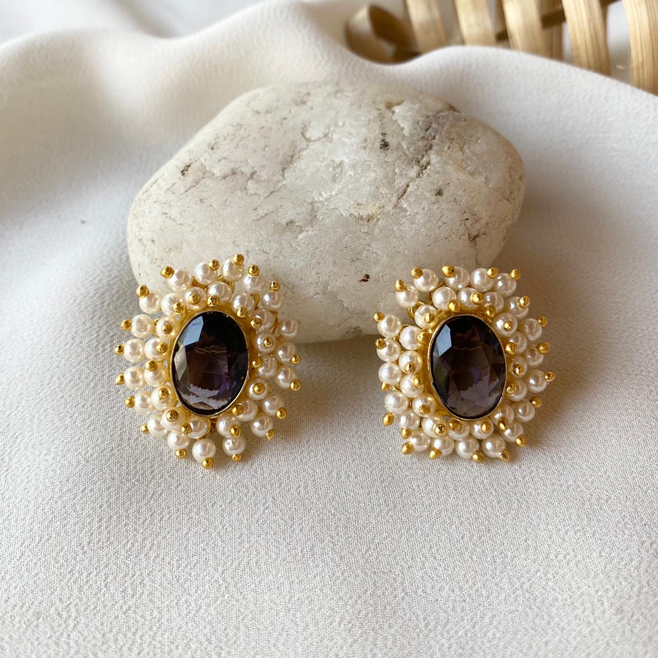 Ahelia Glossy Oval Cluster Pearl Earring - Image 18