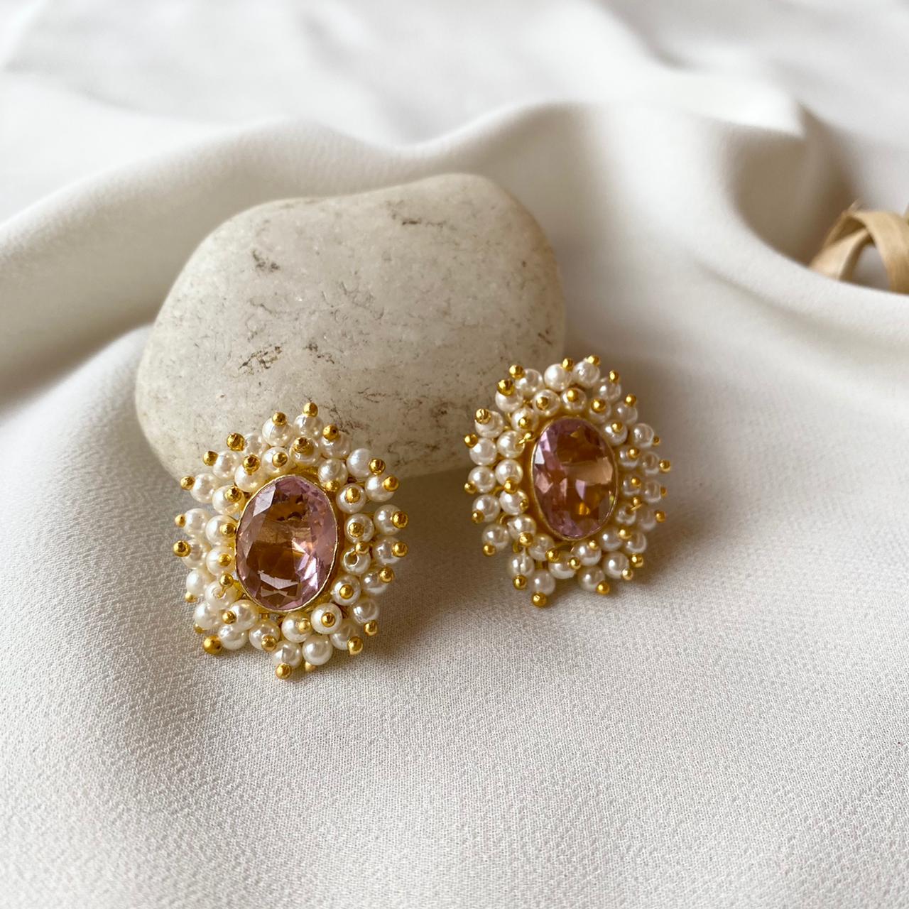 Ahelia Glossy Oval Cluster Pearl Earring - Image 19