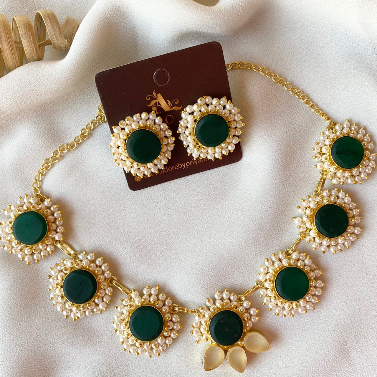 Centric Full Pearl Neckpiece