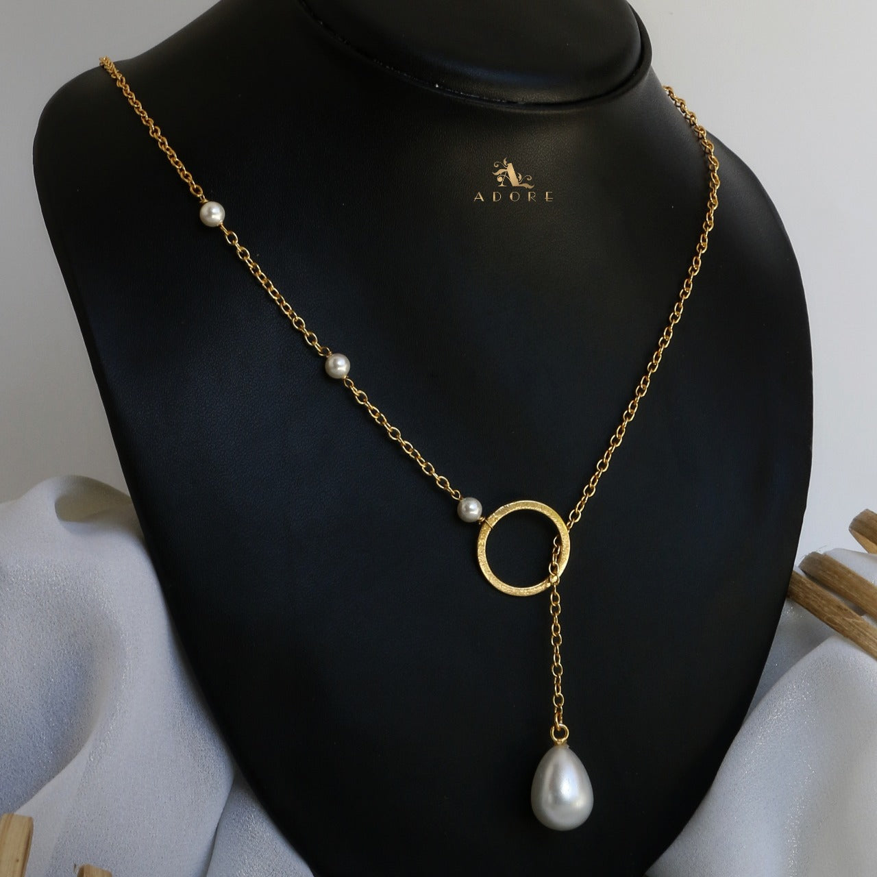 Drop Pearl Ring Neckpiece
