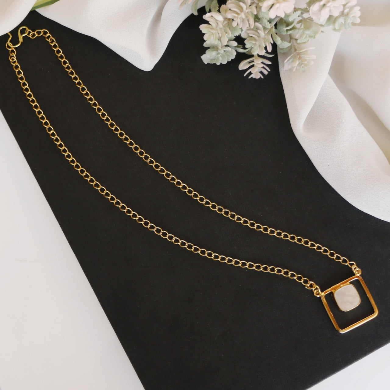 Athena MOP Neckpiece - Image 4