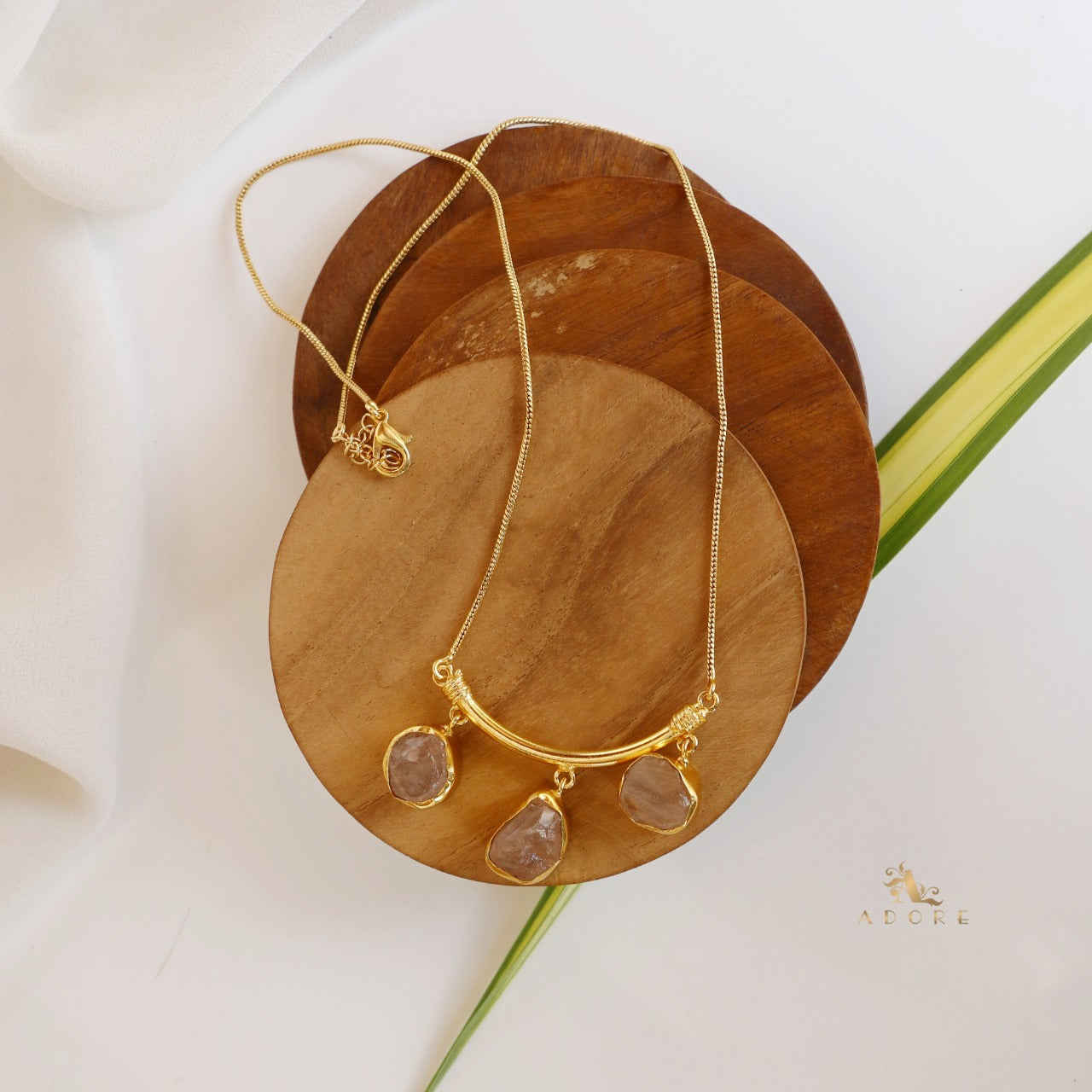 Amba Three Stone Neckpiece - Image 21