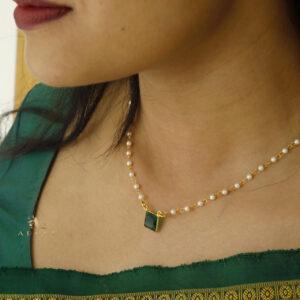 Nasmiya Square Neckpiece