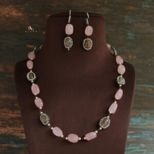 Inez Neckpiece With Drop