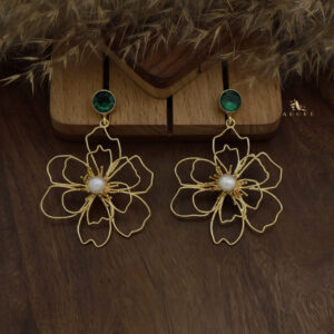 Glossy Rosline Flower Pearl Earring